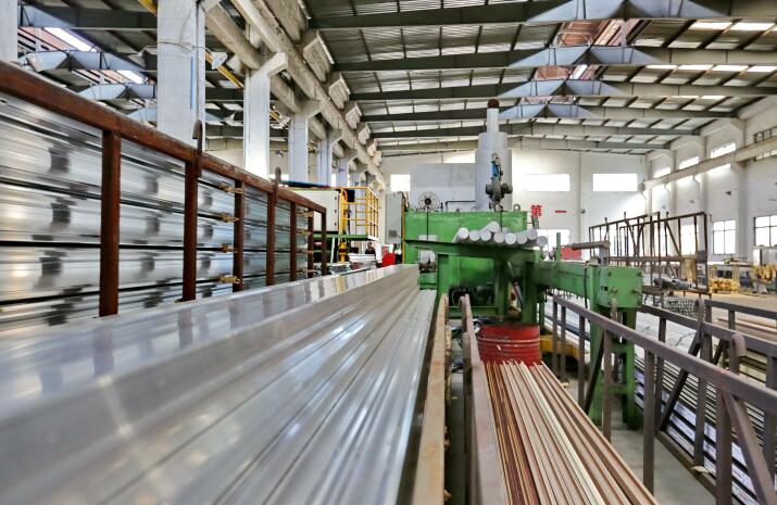 Los materiales de aluminio, como el aluminio con formas especiales, las aleaciones de aluminio y los perfiles de aluminio, tienen ventajas únicas en sus respectivos campos.